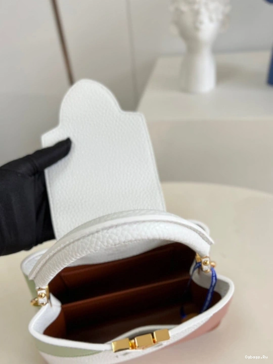 LOUIS MINI CAPUCINES VUITTON 0125